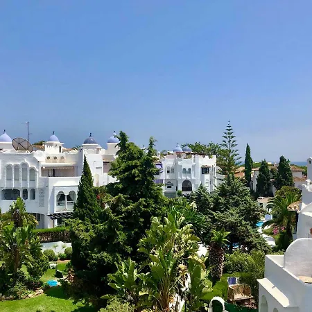 Apartment Bright 300m From The *